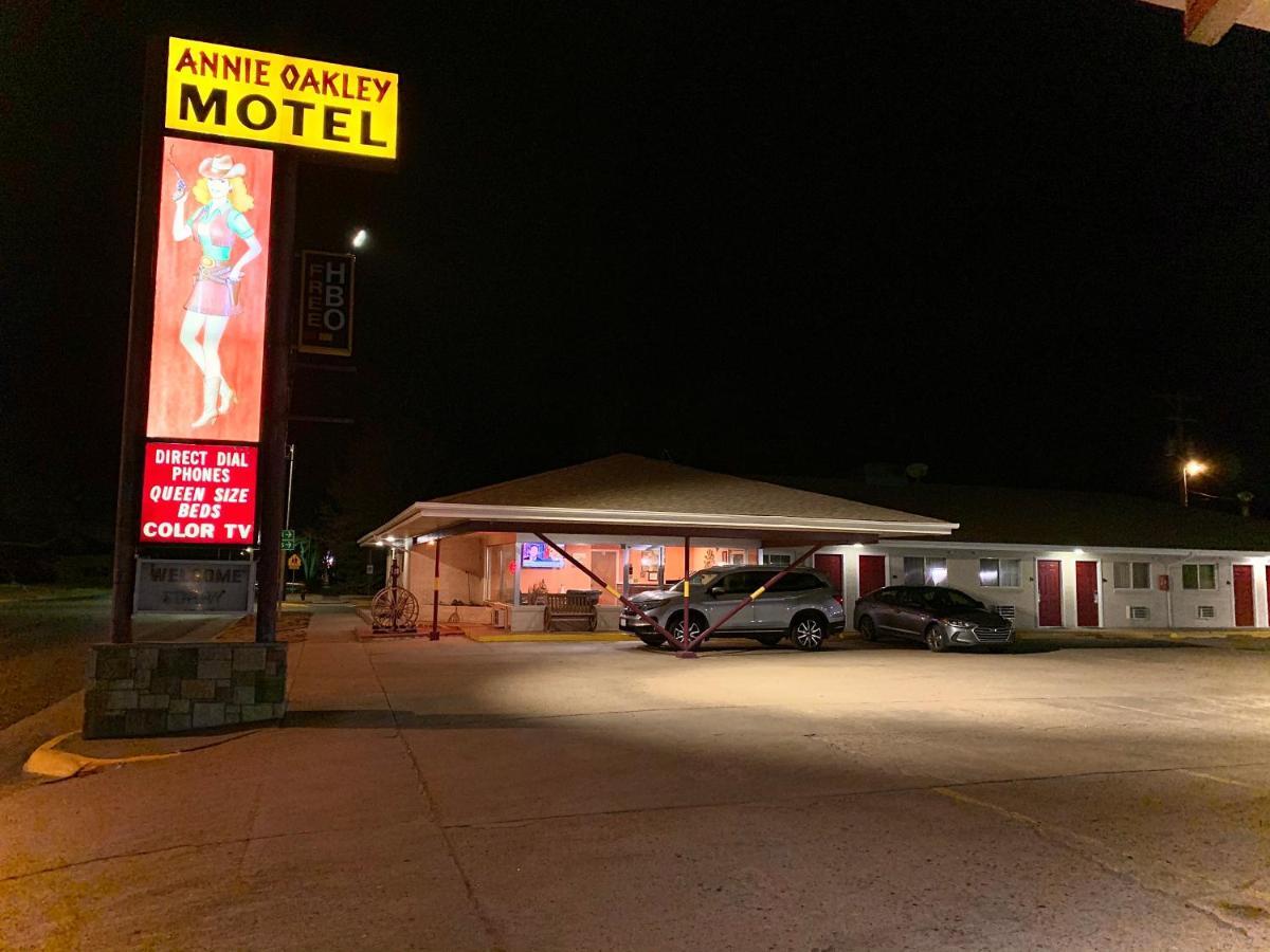Annie Oakley Motel Oakley מראה חיצוני תמונה